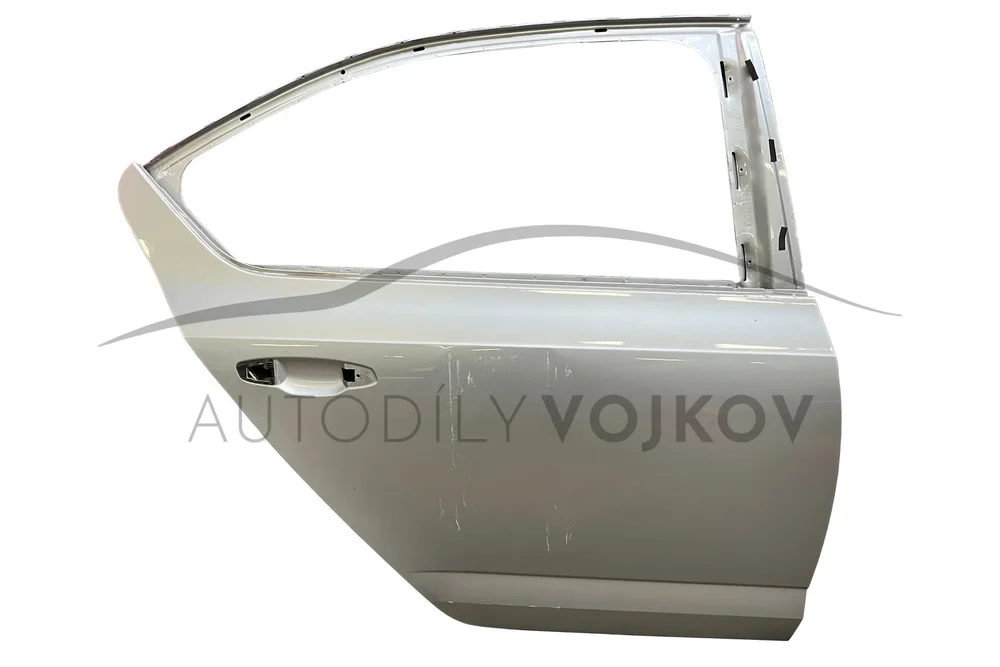 Dveře zadní pravé liftback 5E5833056B v:95697
